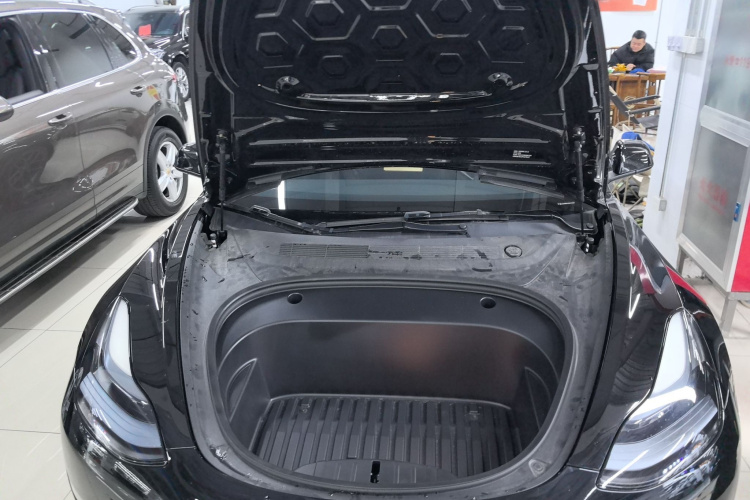 特斯拉 Model 3 2022款 Performance高性能全轮驱动版机舱底盘24