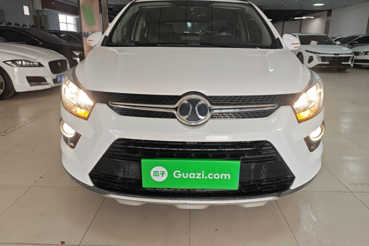 北京汽车 绅宝X25 2015款 1.5L 手动精英型车身外观2