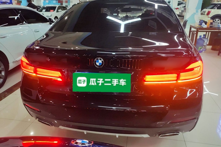 宝马5系 2023款 530Li 领先型 M运动套装车身外观6