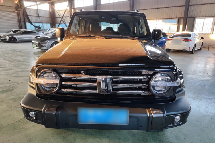 坦克300 2021款 城市版 2.0T 很有型车身外观2