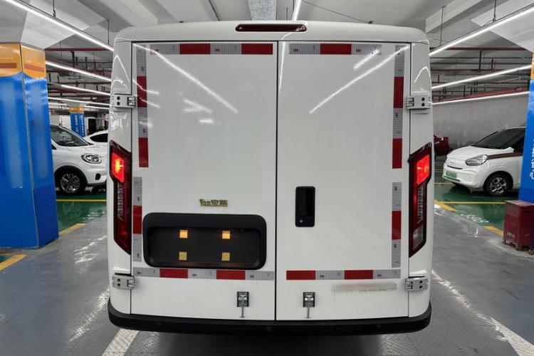 江汽集团 Van宝路 2024款 V8追梦版 宁德时代车身外观6004