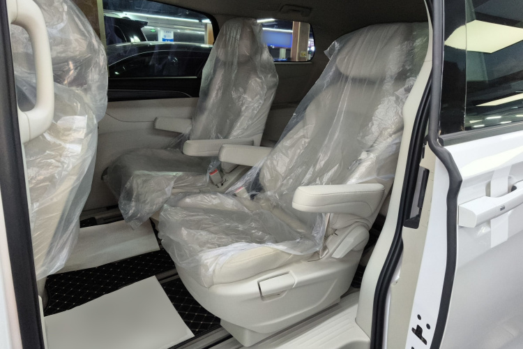 别克GL8 2023款 ES陆尊 舒适型中控内饰21