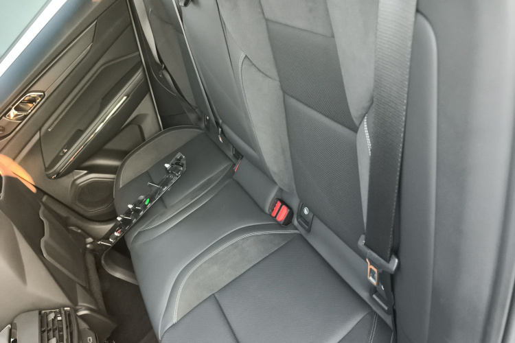 领克01 2023款 1.5TD EM-F PM中控内饰21