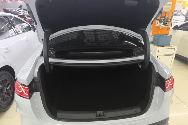 比亚迪 秦L 2025款 DM-i 智驾版 120KM超越型机舱底盘23