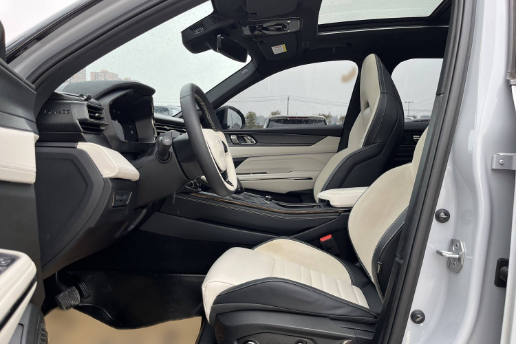 领克01 2023款 1.5TD EM-F 晨曦中控内饰7002