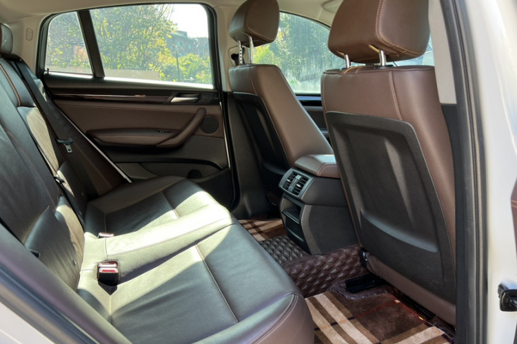 宝马X4 2014款 xDrive20i X设计套装中控内饰7003