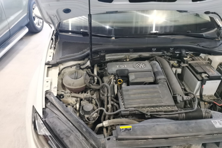 大众 高尔夫 2020款 280TSI DSG豪华型机舱底盘25