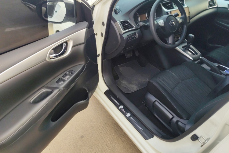 日产 轩逸 2021款 经典 1.6XE CVT舒适版中控内饰20