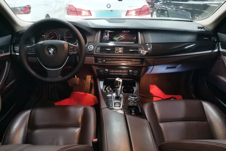 宝马5系 2014款 525Li 豪华设计套装中控内饰12