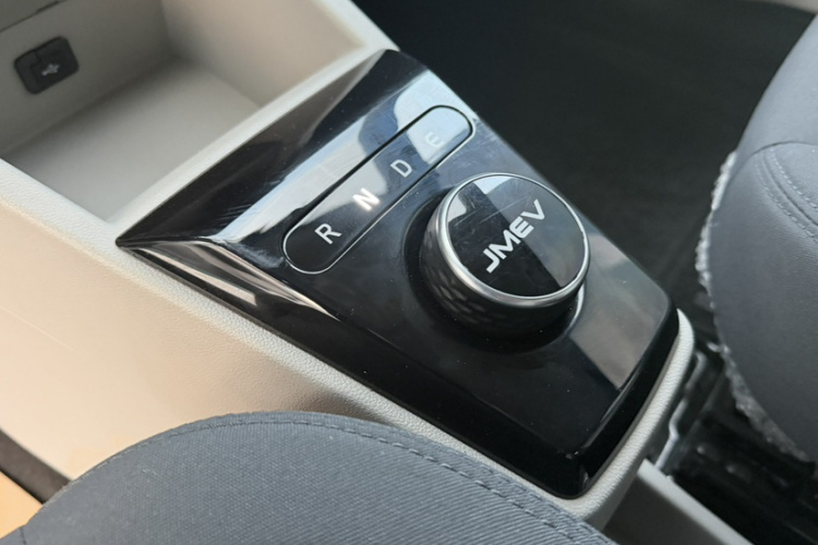 江铃集团新能源 易至EV2 2024款 201km 舒适型中控内饰7003