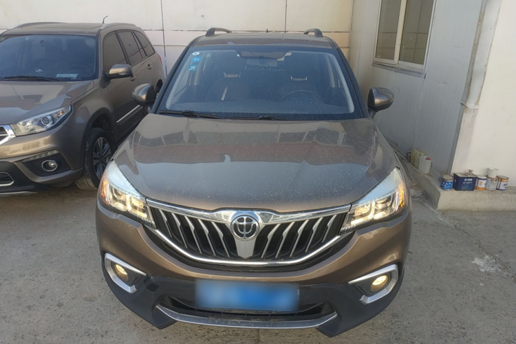 中华V3 2017款 1.5L 手动智能型车身外观2