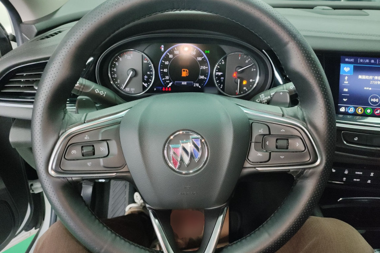 别克 君威 2020款 552T 豪华型中控内饰13