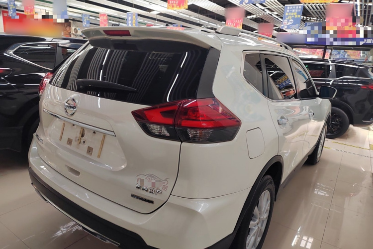 日产 奇骏 2020款 2.0L XL ITS CVT 2WD智联舒适版车身外观7