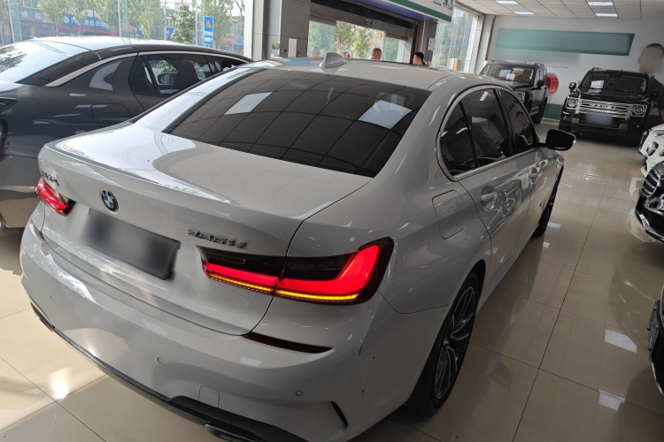 宝马3系 2022款 325Li M运动套装车身外观7