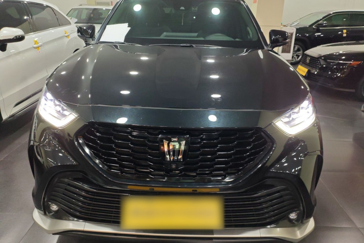 丰田 皇冠陆放 2022款 2.0T 四驱劲耀版车身外观2