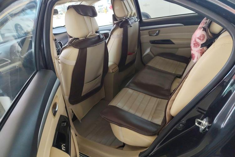 长城C30 2016款 1.5L 手动豪华型中控内饰21