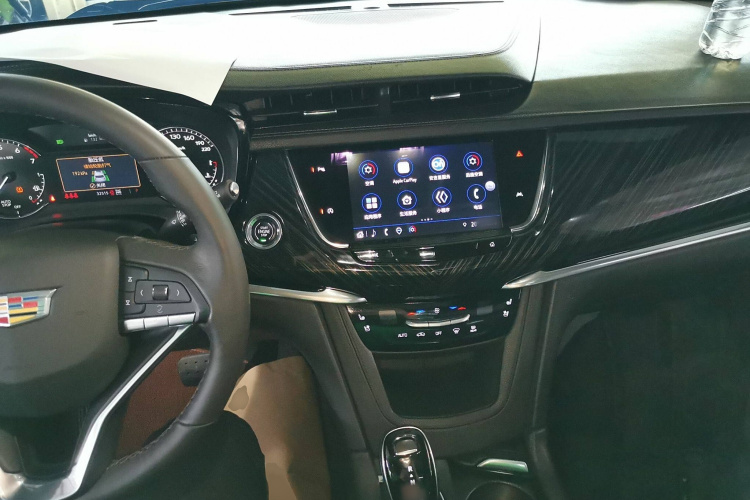 凯迪拉克XT6 2022款 2.0T 七座四驱豪华型中控内饰7002