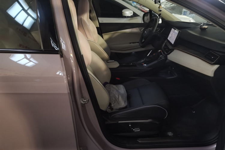 领克06 2023款 Remix 1.5T Shero局部细节41