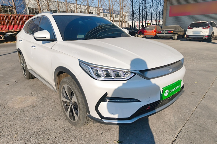 比亚迪 宋PLUS新能源 2021款 EV 尊贵型车身外观3