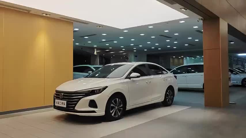 长安 逸动 2020款 PLUS 1.6L GDI 手动豪华型实拍1