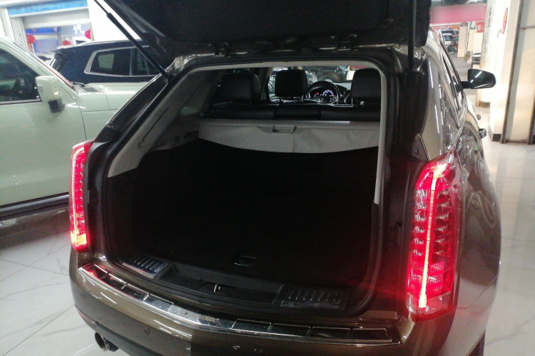 凯迪拉克SRX 2015款 3.0L 舒适型机舱底盘23