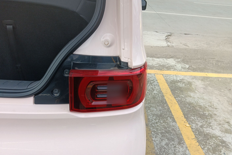 五菱汽车 宏光MINIEV 2021款 马卡龙时尚款 三元锂车身外观9