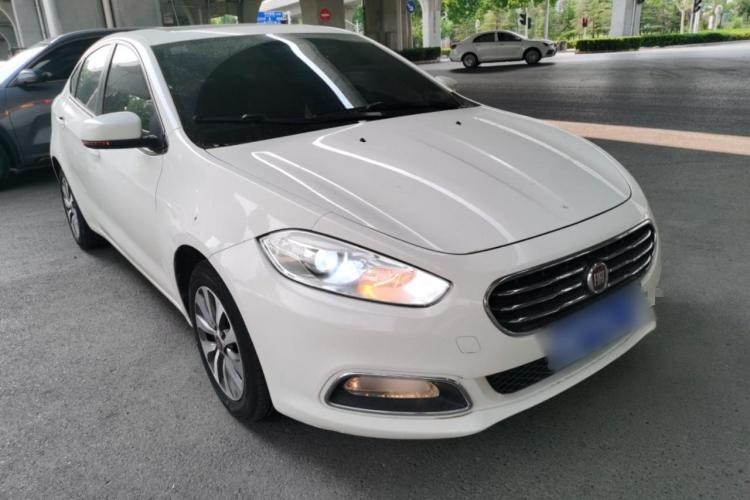 菲亚特 菲翔 2012款 1.4T 自动劲享版车身外观3