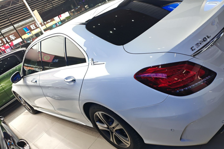 奔驰C级 2020款 改款 C 260 L 运动版车身外观4