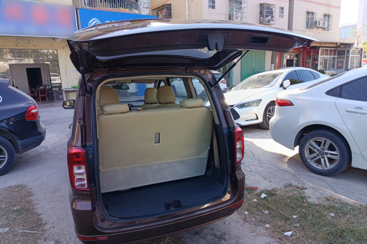 五菱汽车 五菱宏光 2021款 1.5L S标准型LAR机舱底盘23