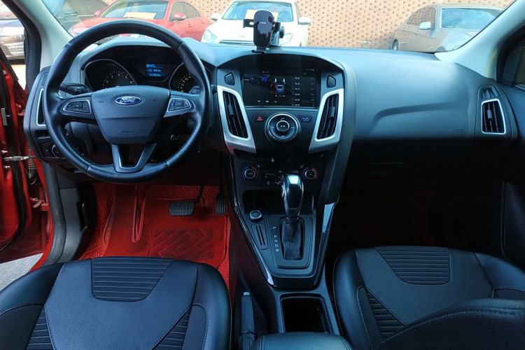 福特 福克斯 2017款 两厢 1.6L 自动风尚型智行版中控内饰12