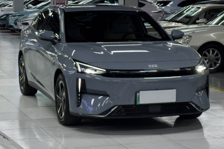 吉利银河 银河L6 2023款 60km PLUS车身外观6002