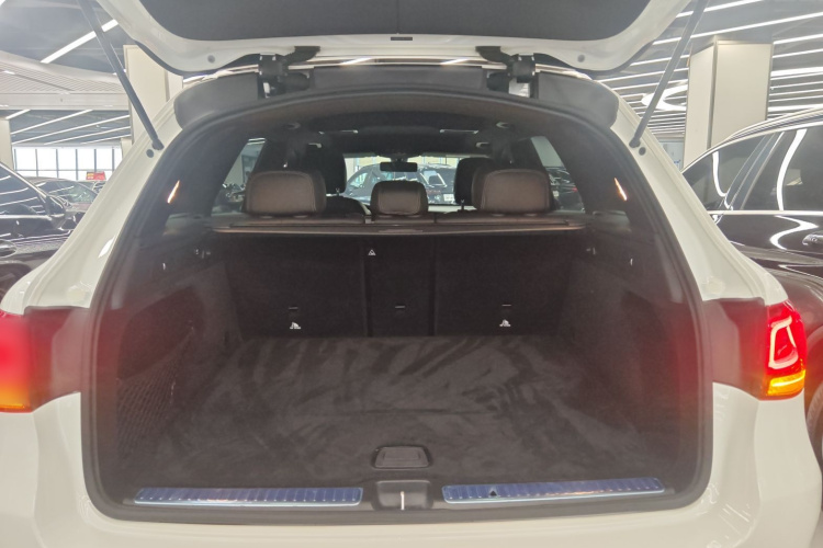 奔驰GLC 2021款 GLC 260 L 4MATIC 动感型机舱底盘23