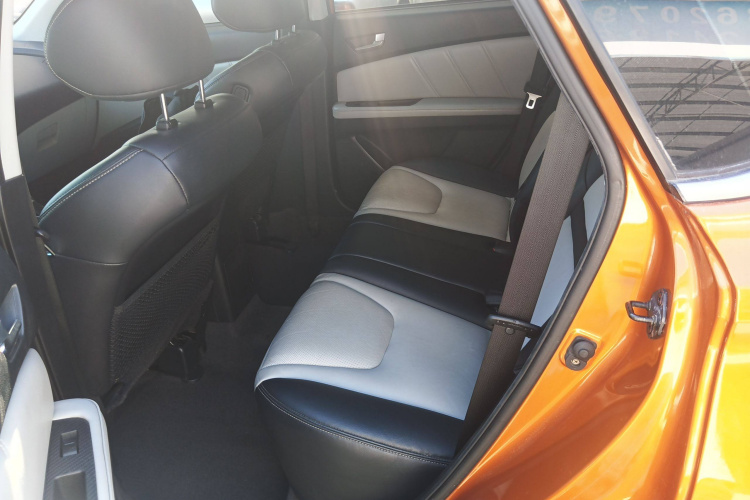 纳智捷 优6 SUV 2014款 1.8T 时尚型中控内饰7004