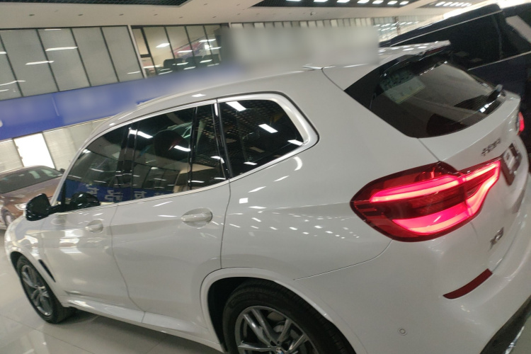 宝马X3 2020款  xDrive28i M运动套装车身外观4