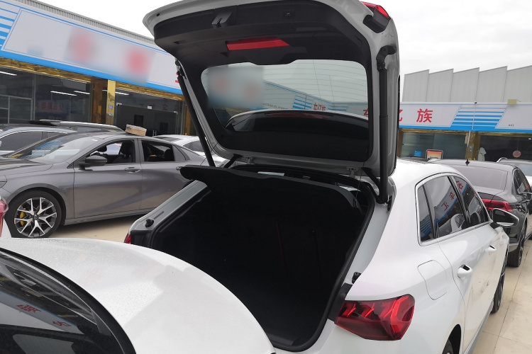 奥迪A3 2022款 Sportback 35 TFSI 时尚运动型机舱底盘23