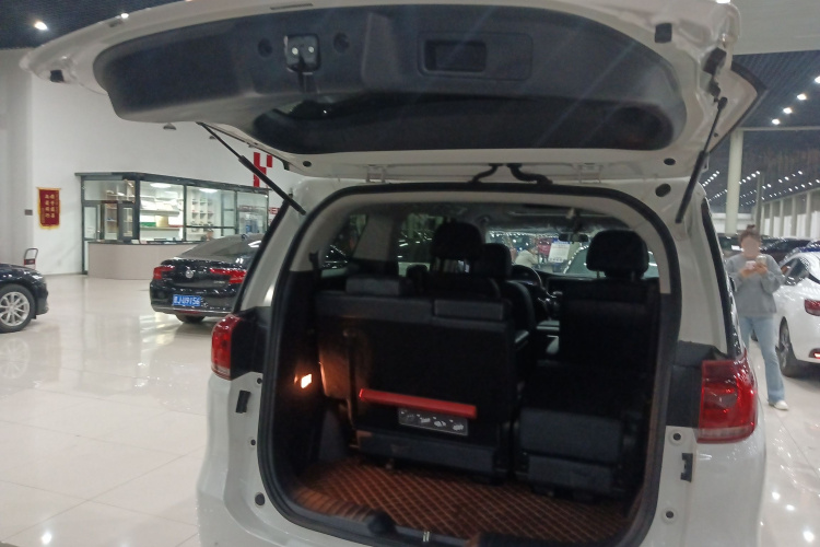 广汽传祺 传祺M8 2018款 320T 尊享版局部细节23