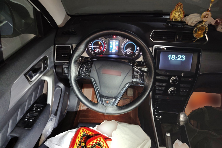 哈弗H2 2014款 1.5T 手动两驱精英版中控内饰13