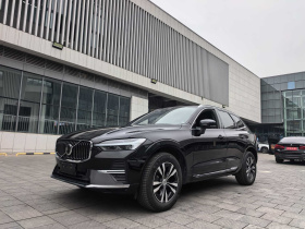 沃尔沃XC60 2025款 B5 四驱智逸豪华版