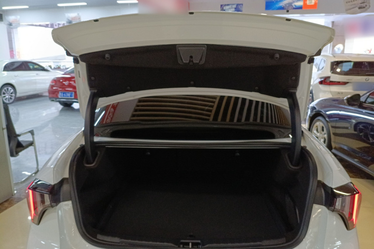 领克03 2023款 1.5T EM-F PM机舱底盘23