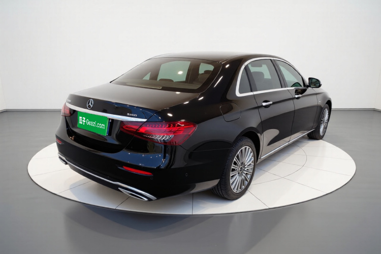 奔驰E级 2023款 E 300 L 时尚型车身外观7