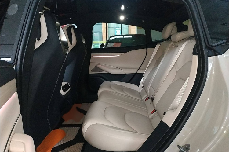 小米汽车 小米SU7 2024款 四驱超长续航高阶智驾Max版中控内饰7004