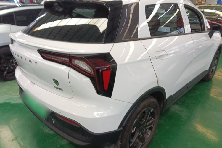 吉利几何E萤火虫 2022款 401KM 玲珑虎 4座车身外观7