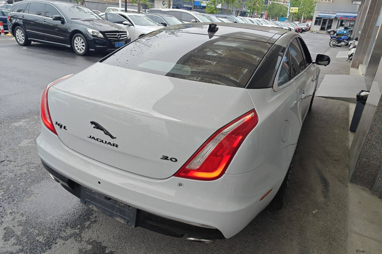 捷豹XJ 2016款 XJL 3.0 SC 两驱典雅商务版车身外观6005