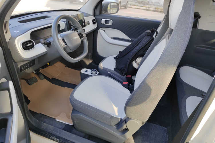 吉利银河 熊猫 2025款 210km 元气熊中控内饰19