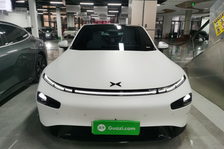 小鹏P7 2023款 P7i 702 Pro车身外观2