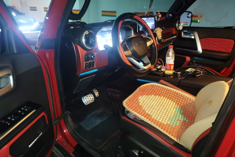 北京BJ40 2020款 2.0T 自动四驱城市猎人版侠客型中控内饰20