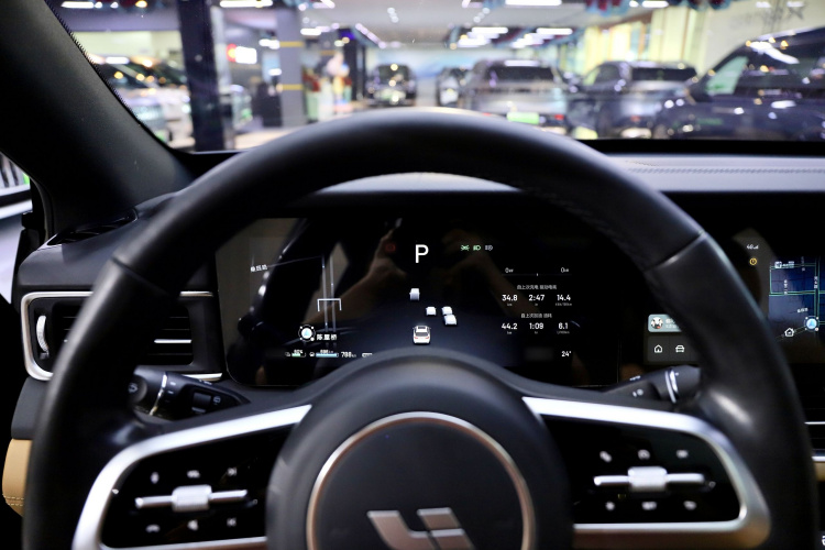 理想汽车 理想ONE 2021款 增程6座版中控内饰7007