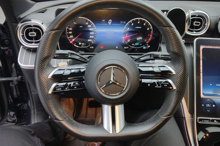 奔驰C级 2022款 改款 C 260 L 运动版局部细节13