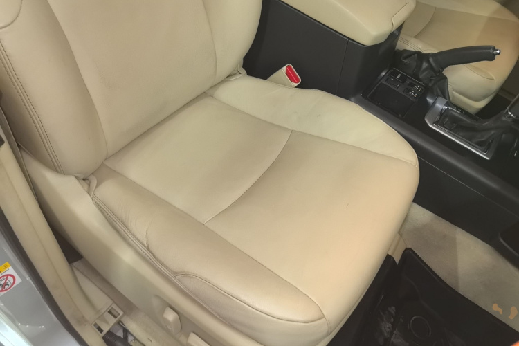 丰田 普拉多 2016款 3.5L 自动TX-L局部细节41