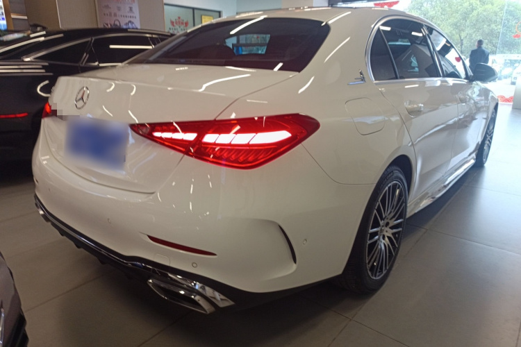 奔驰C级 2023款 C 260 L 运动版车身外观7